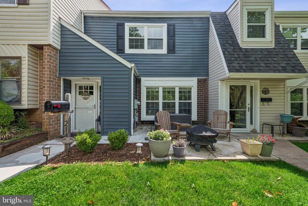 2140 ASH LANE, LAFAYETTE HILL, PA 19444