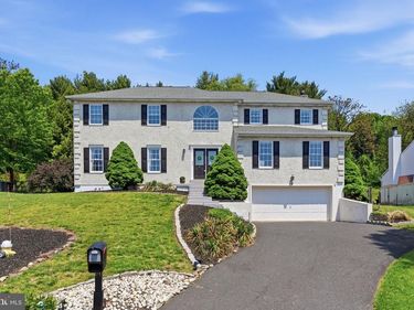 2406 DONNA LANE, POTTSTOWN, PA 19464