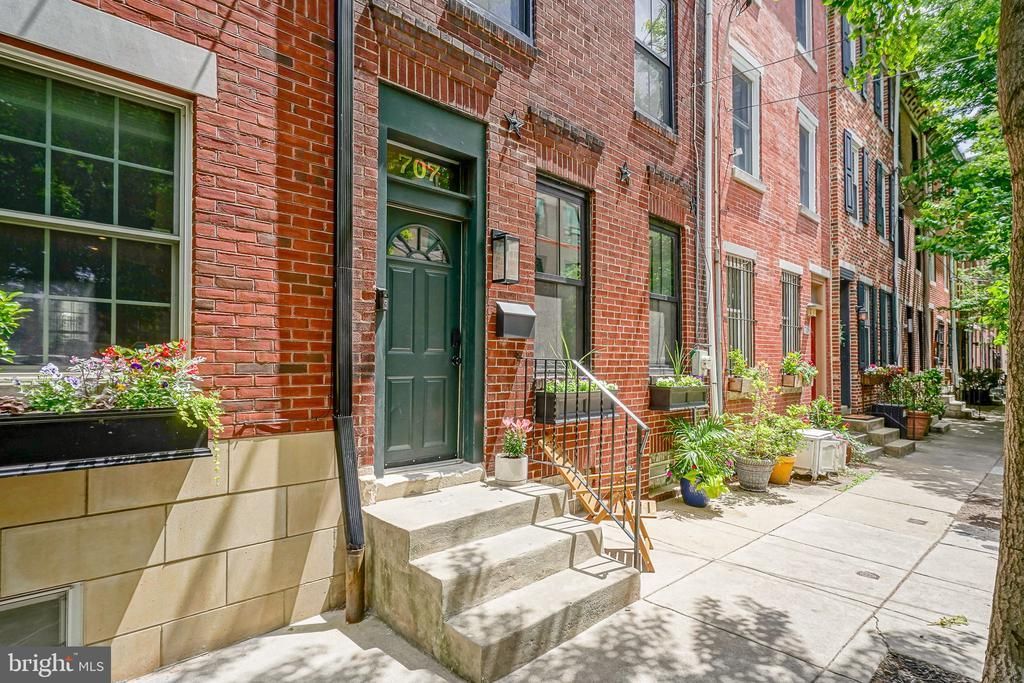 707 S 17th Street, Philadelphia, PA 19146 Main Photo