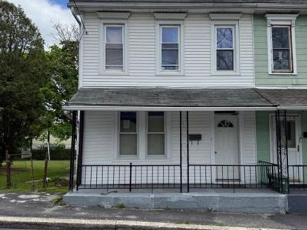 328 E OAK STREET , FRACKVILLE, PA 17931