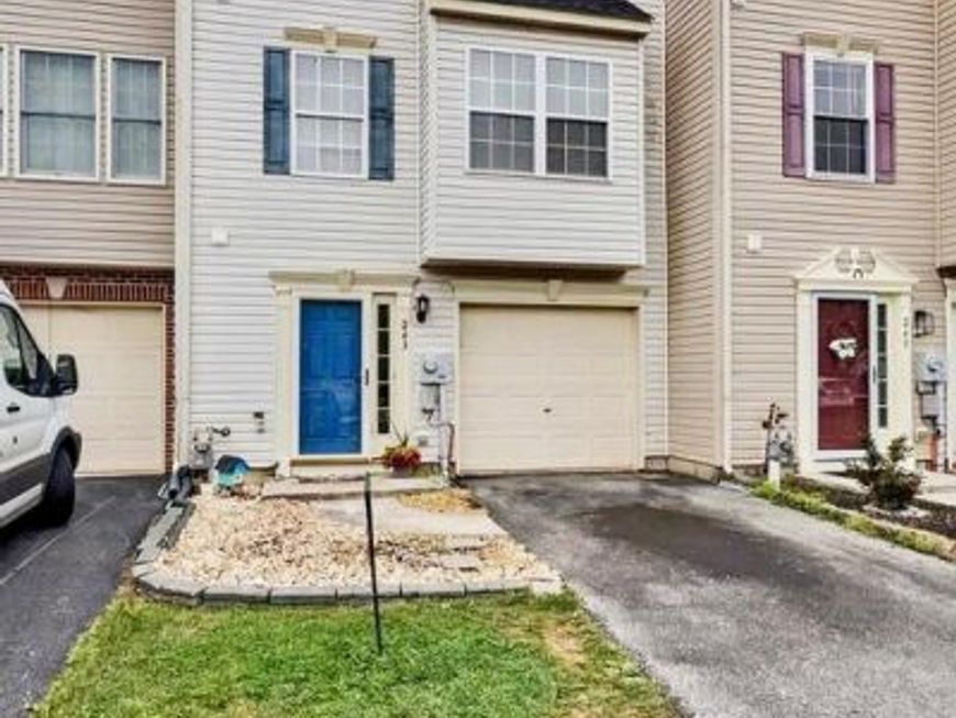 243 Country Ridge Drive, Red Lion, PA 17356 Main Photo