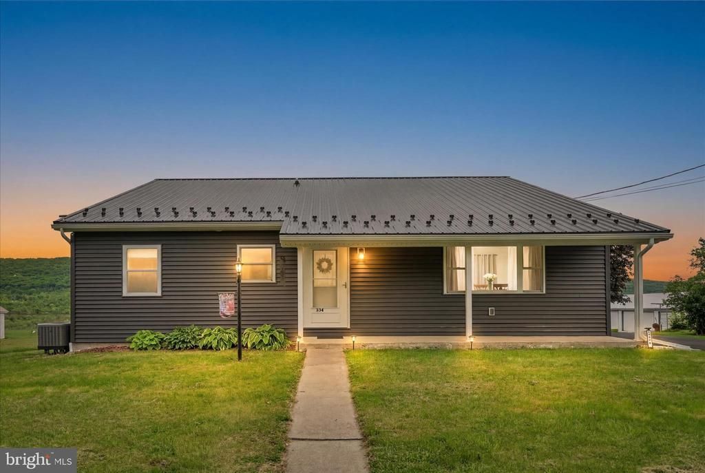 334 E MARKET STREET , LYKENS, PA 17048