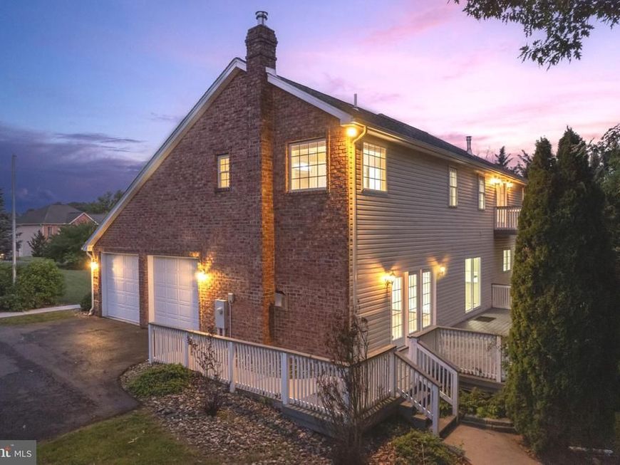 2384 Castlegreen Drive, Greencastle, PA 17225 Main Photo
