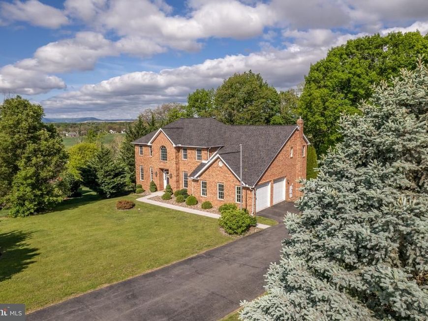 2384 Castlegreen Drive , Greencastle, PA 17225 Main Photo