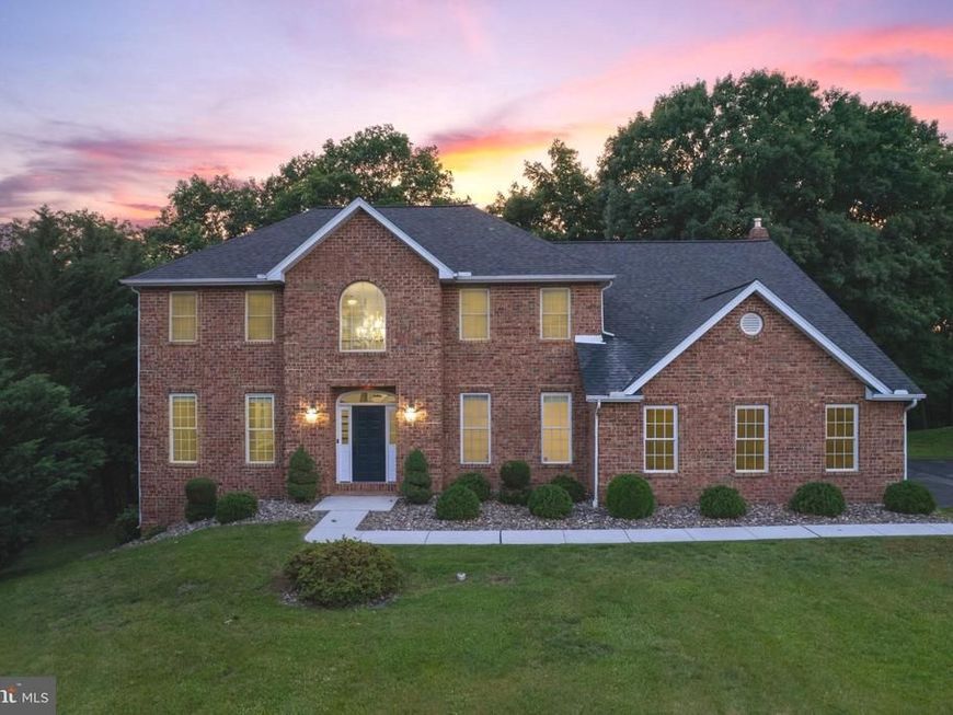 2384 Castlegreen Drive, Greencastle, PA 17225 Main Photo