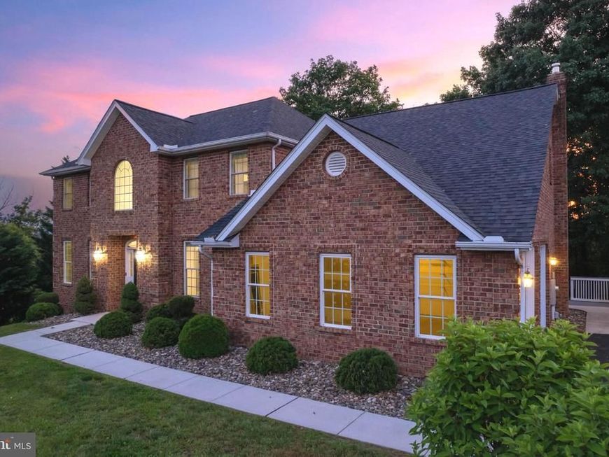 2384 Castlegreen Drive, Greencastle, PA 17225 Main Photo
