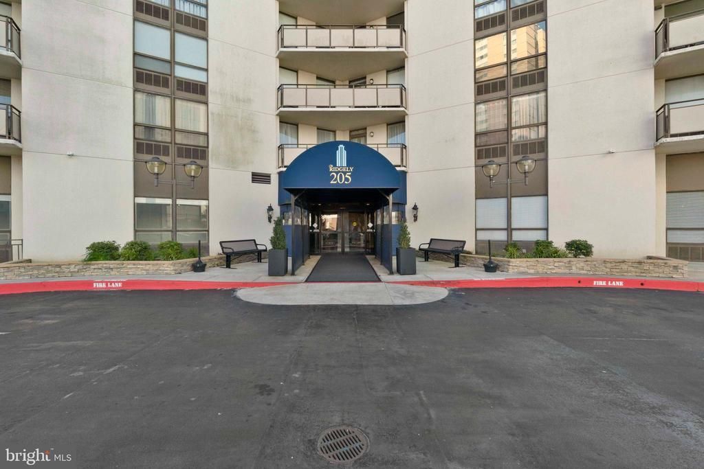 205 E JOPPA ROAD , TOWSON, MD 21286