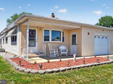 17 CORINTH PLACE, TOMS RIVER, NJ 08757