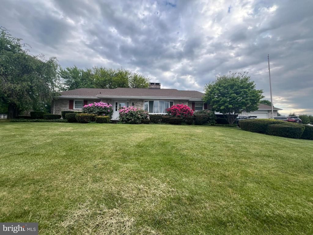 540 LYMAN AVENUE, WOMELSDORF, PA 19567