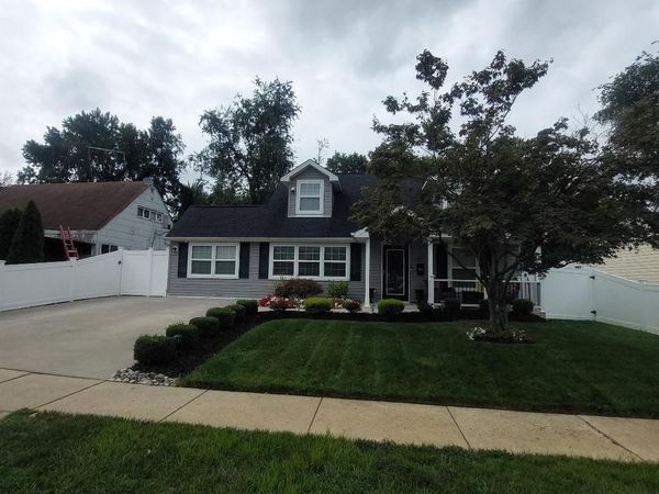 22 INDIAN CREEK ENTRY, LEVITTOWN, PA 19057