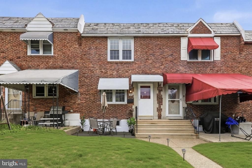 605 CRESCENT DRIVE, GLENOLDEN, PA 19036