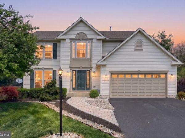 448 EL VISTA DRIVE, HANOVER, PA 17331