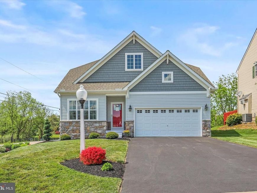 5 Surrey Lane, York, PA 17402 Main Photo