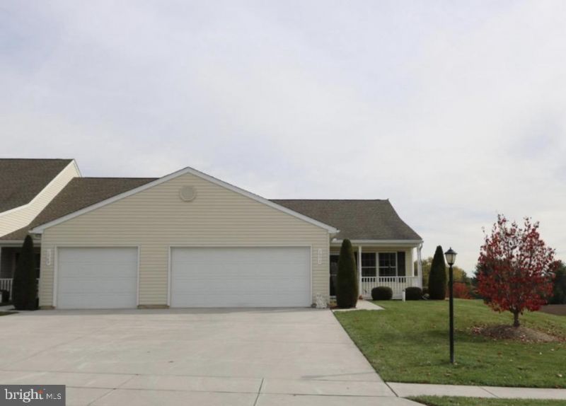 1371 CHAMI DRIVE , SPRING GROVE, PA 17362