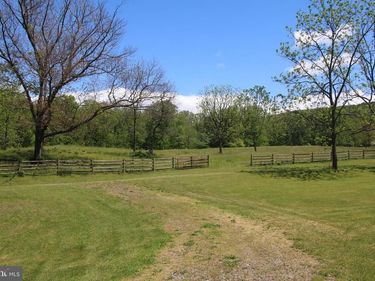 251 BARCLAYS RUN LANE , GORE, VA 22637