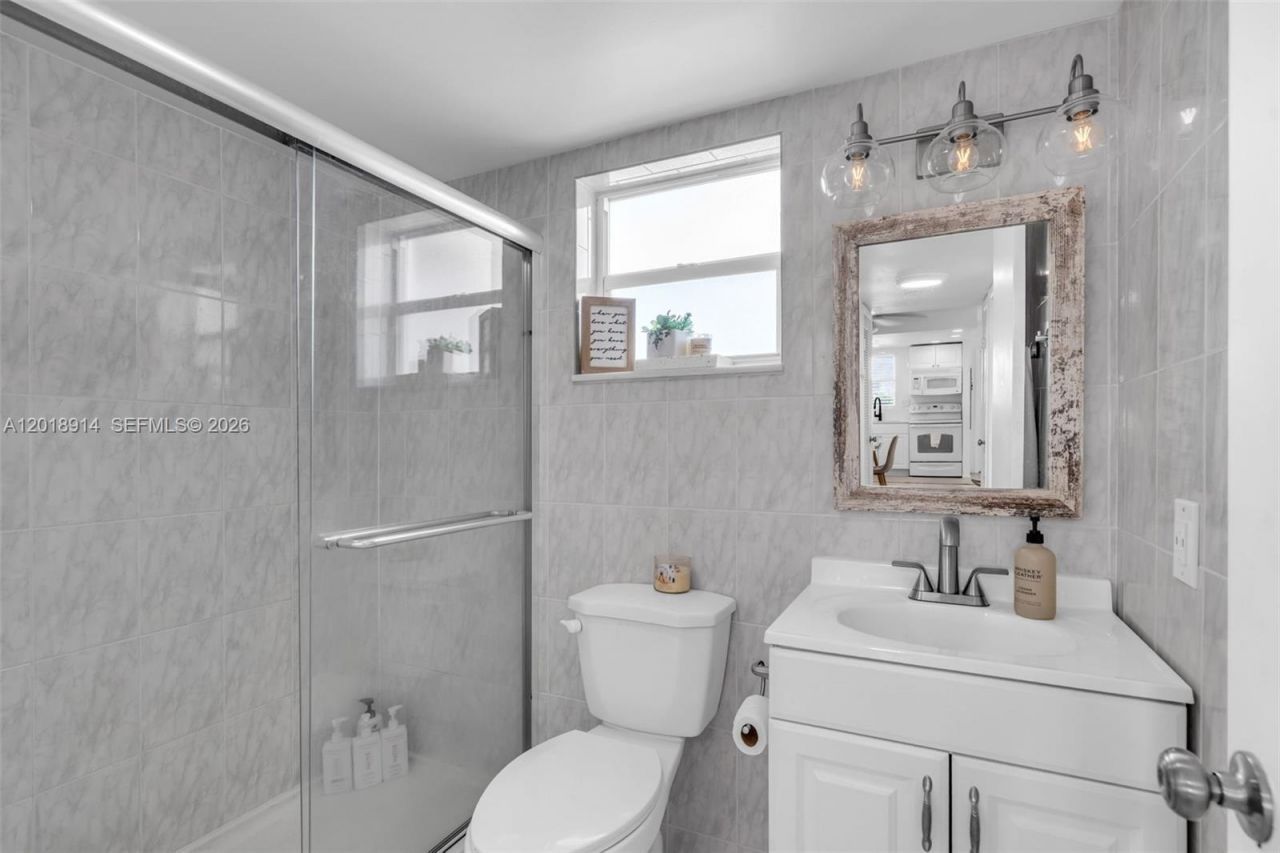 1720 Jefferson St , Unit 306, Hollywood, FL 33020 Photo