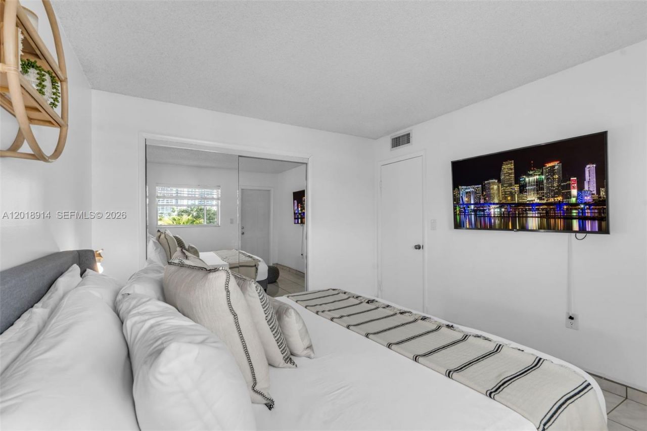 1720 Jefferson St , Unit 306, Hollywood, FL 33020 Photo