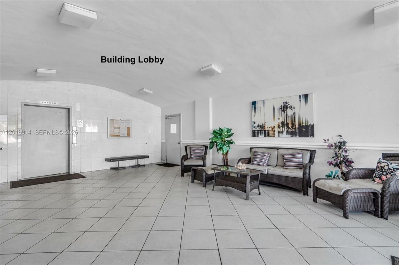 1720 Jefferson St , Unit 306, Hollywood, FL 33020 Photo