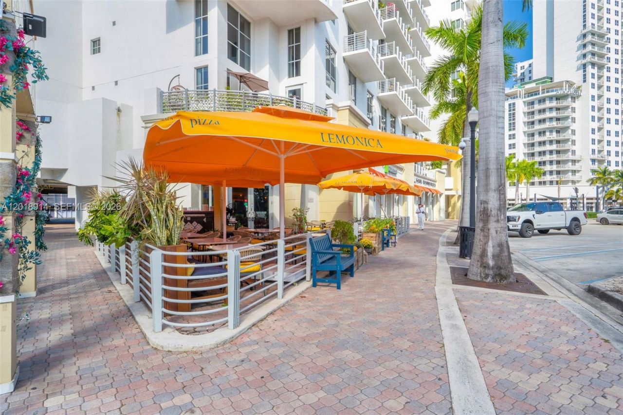 1720 Jefferson St , Unit 306, Hollywood, FL 33020 Photo