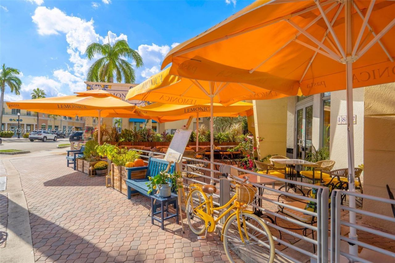 1720 Jefferson St , Unit 306, Hollywood, FL 33020 Photo
