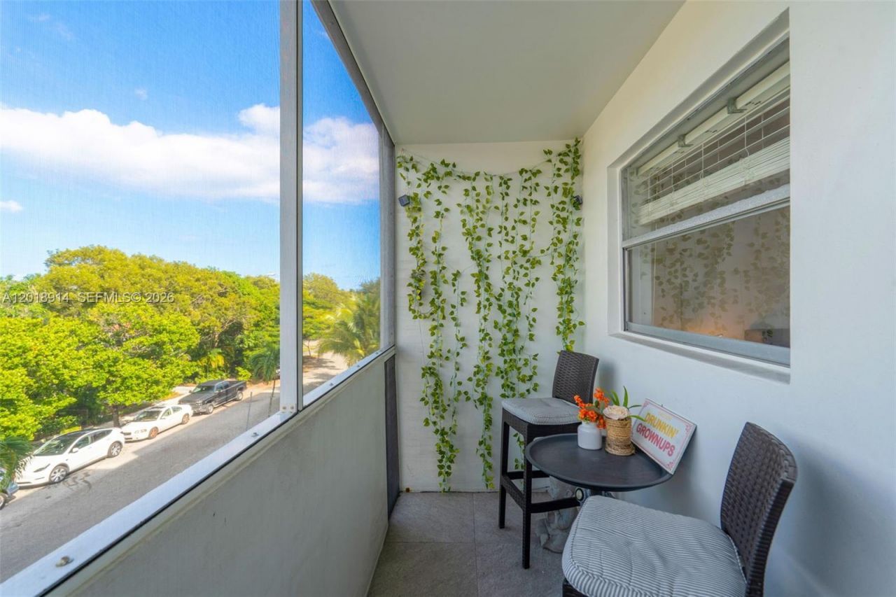 1720 Jefferson St , Unit 306, Hollywood, FL 33020 Photo