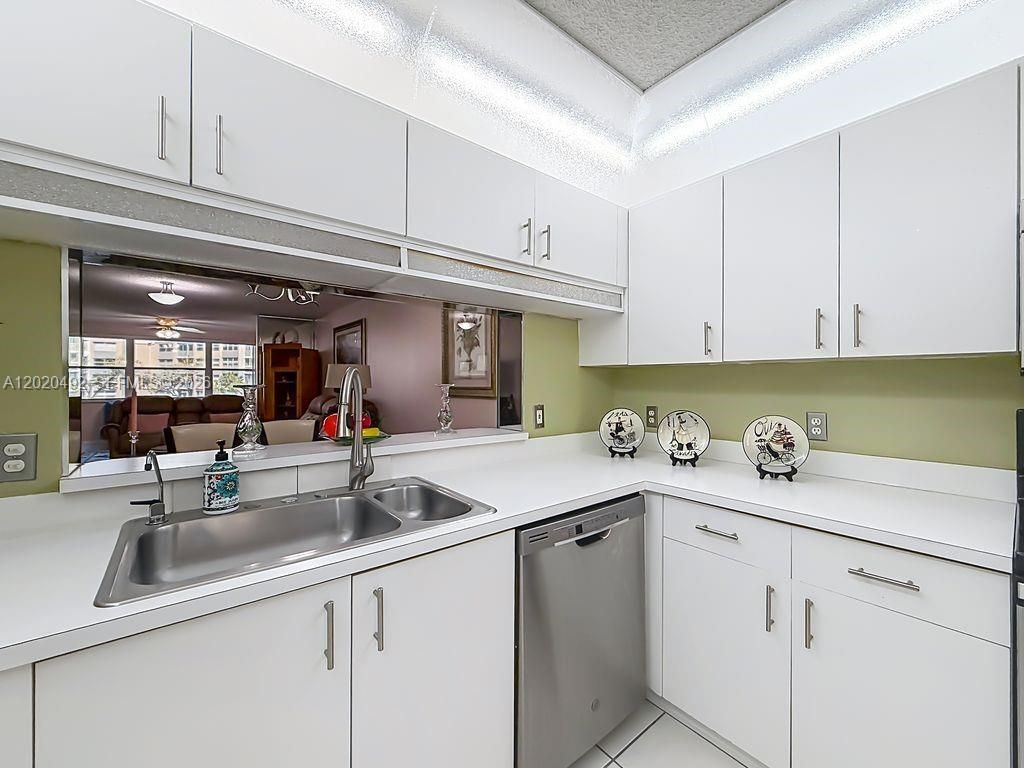 10208 NW 24th Pl , Unit 203, Sunrise, FL 33322 Photo