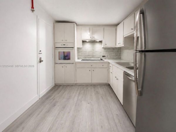 400 Kings Point Dr , Unit 811, Sunny Isles Beach, FL 33160