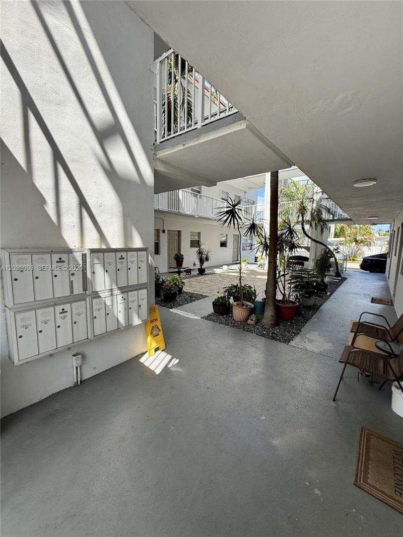 1607 Arthur St, Unit 303, Hollywood, FL 33020 Photo