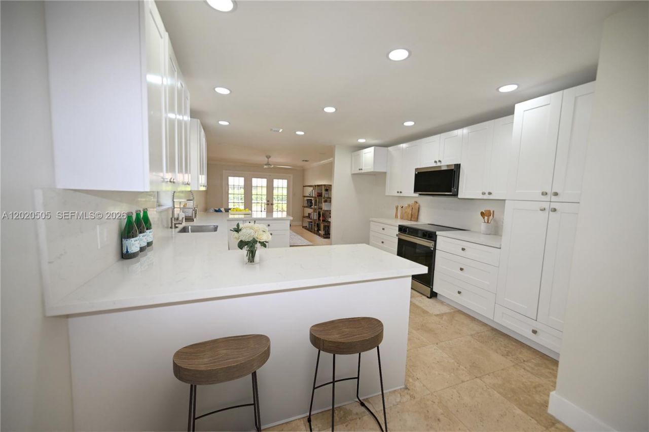 2125 Harbor Way , Weston, FL 33326 Photo