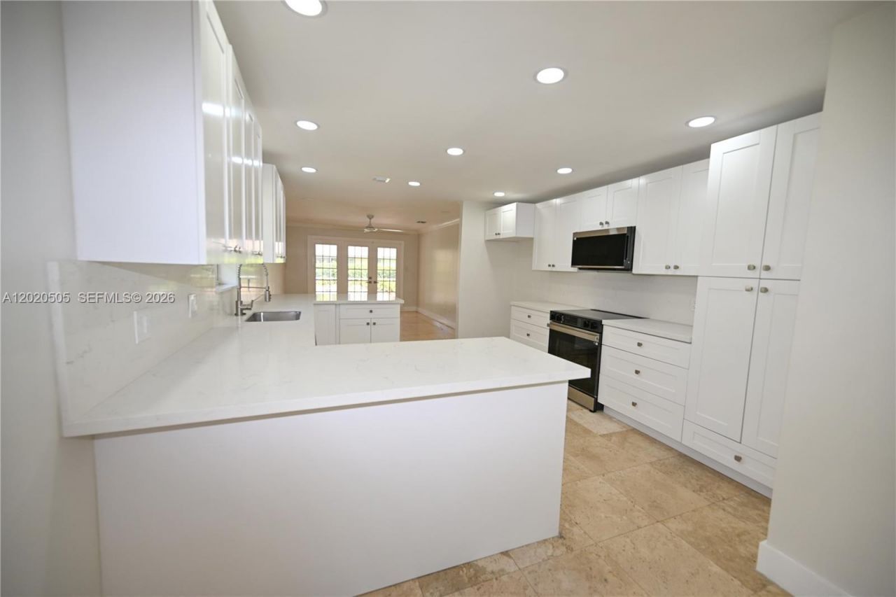 2125 Harbor Way , Weston, FL 33326 Photo