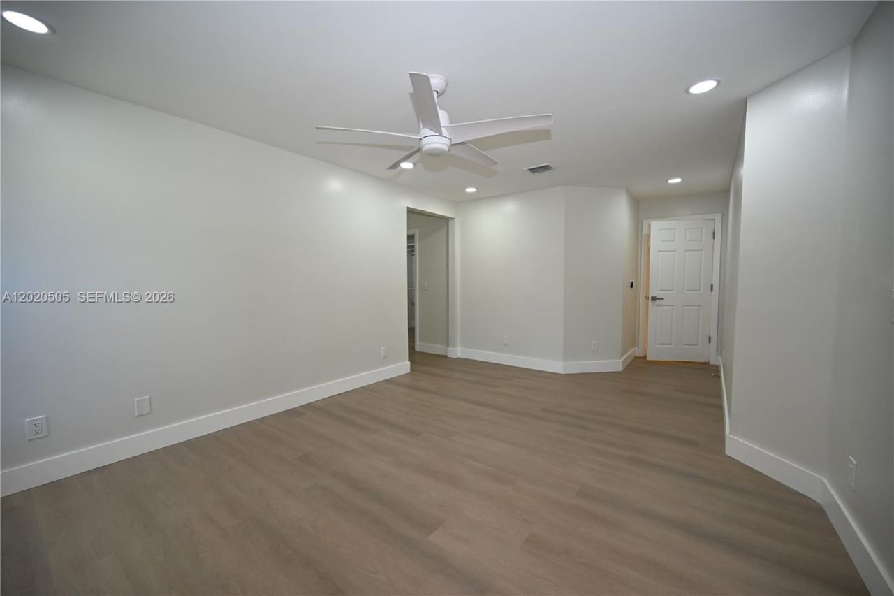 2125 Harbor Way , Weston, FL 33326 Photo