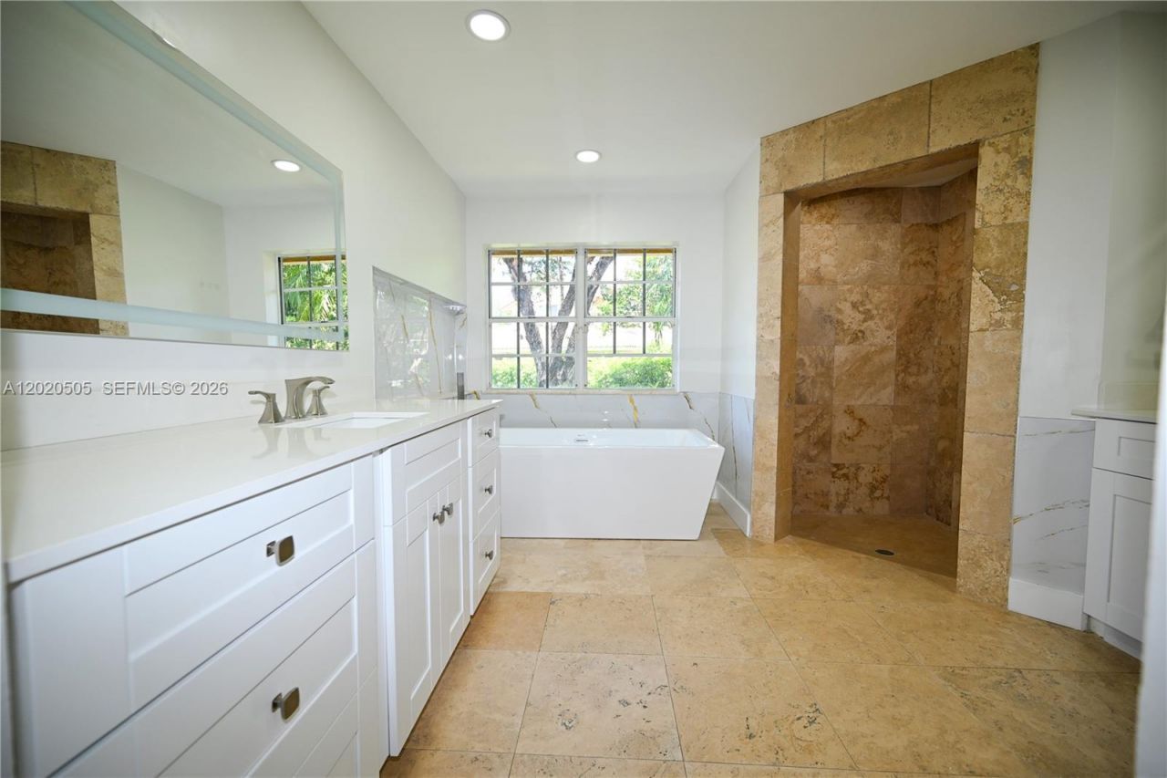 2125 Harbor Way , Weston, FL 33326 Photo