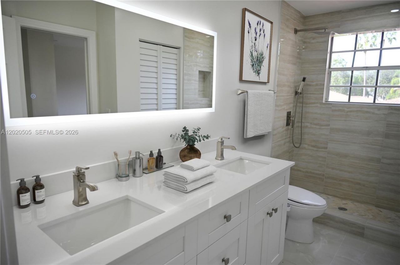 2125 Harbor Way , Weston, FL 33326 Photo