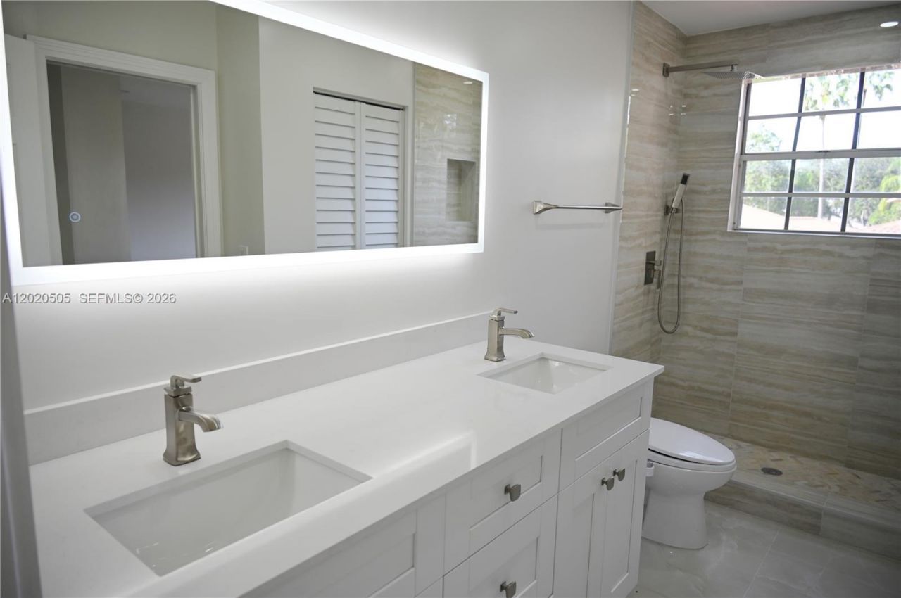 2125 Harbor Way , Weston, FL 33326 Photo