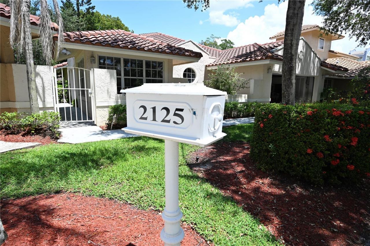 2125 Harbor Way , Weston, FL 33326 Photo