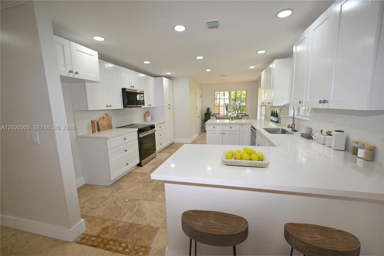 2125 Harbor Way , Weston, FL 33326 Photo