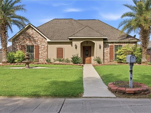 132 DUFRESNE Drive , Vacherie, LA 70090