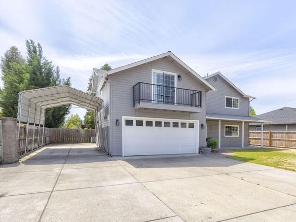 196 Nadine Lane, Central Point, OR 97502