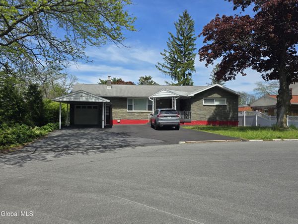 139 Western Pkwy, Schenectady, NY 12304