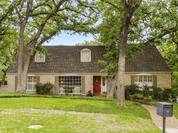 3704 Lynnwood Drive, Arlington, TX 76013