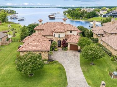 6212 Lakeside Drive, Fort Worth, TX 76179
