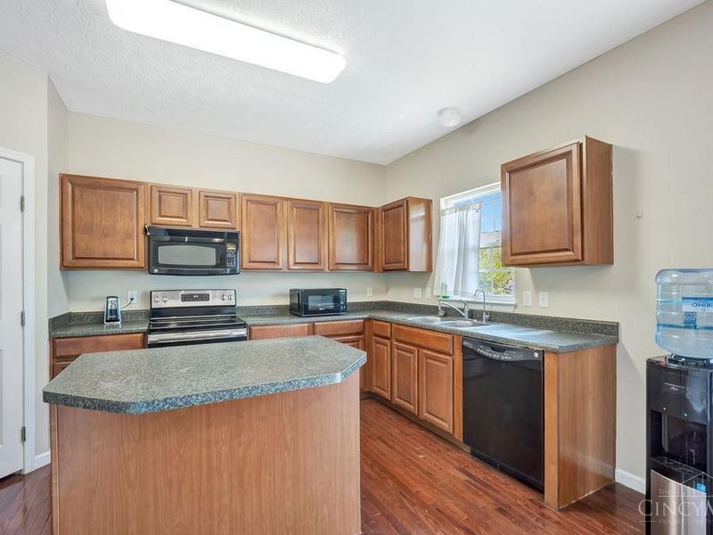 2625 Arroyo Ridge Court, Hamilton, OH 45011 Photo 8