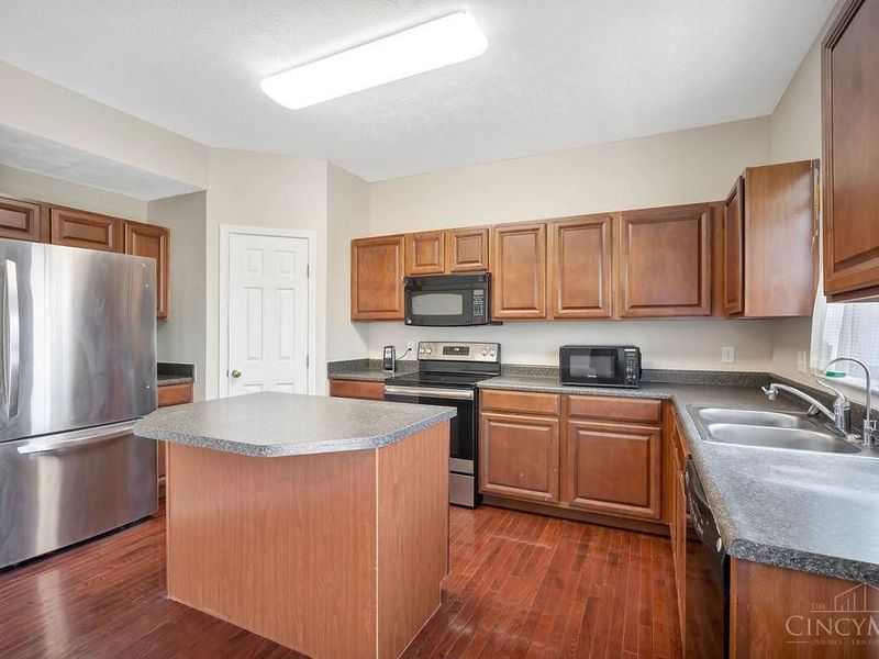 2625 Arroyo Ridge Court, Hamilton, OH 45011 Photo 9