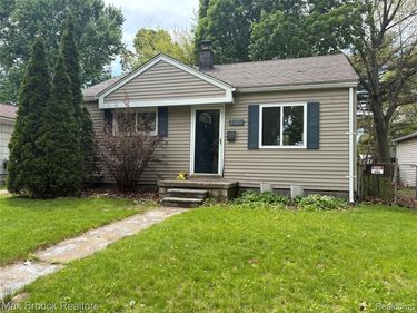 27871 HAMPDEN Street, Madison Heights, MI 48071