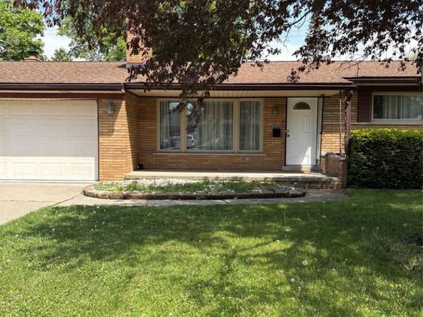 32850 WINNIE Avenue , Warren, MI 48093