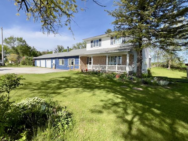13605 100th Avenue , Davenport, IA 52804