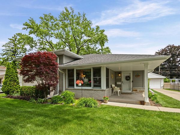 21 N Waterman Avenue, Arlington Heights, IL 60004