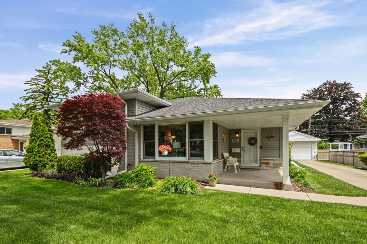 21 N Waterman Avenue, Arlington Heights, IL 60004 Main Photo