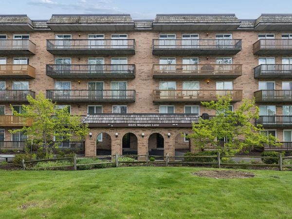 8025 Woodglen Lane , Unit 403, Downers Grove, IL 60516