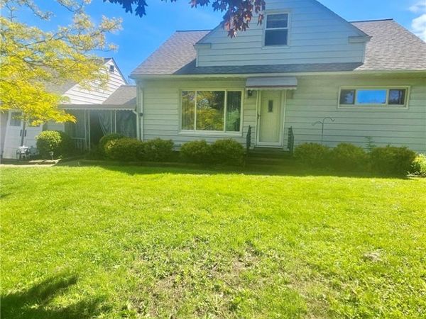 10481 Briar Hill Drive , Kirtland, OH 44094